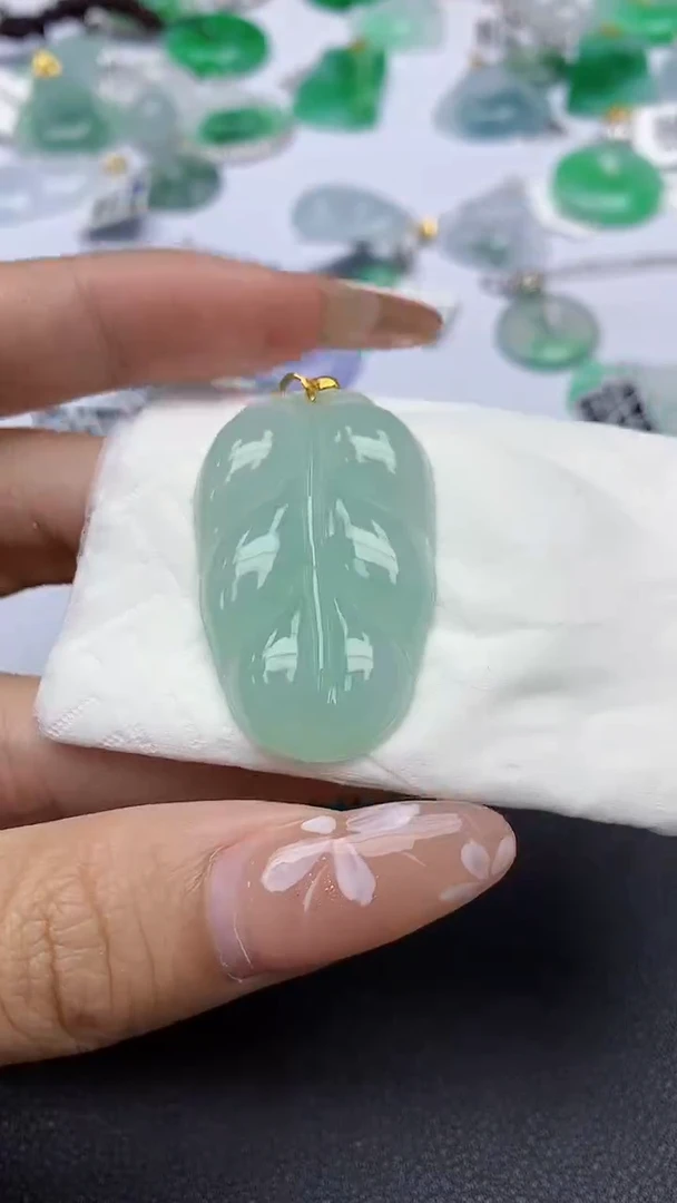 颈饰18K金镶嵌翡翠a货假一赔三支持复检百元上9元证书费自理