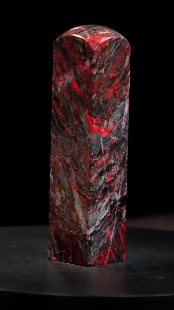 鸡血石刘关张鸡血石