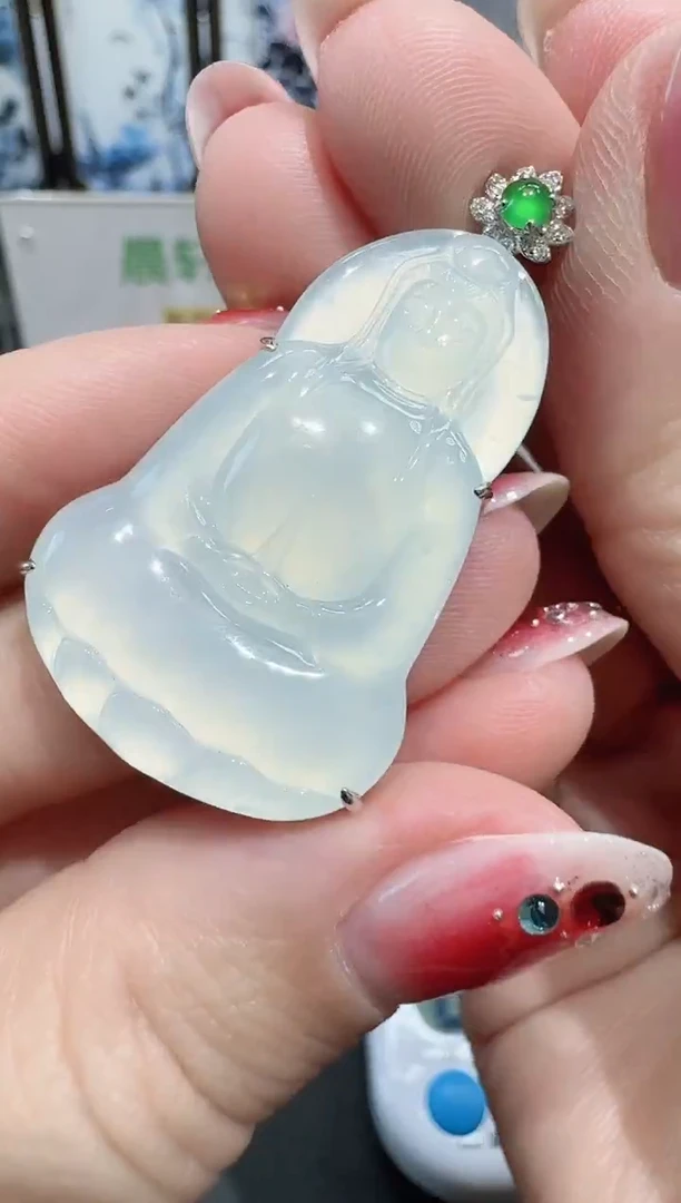 颈饰18K金镶嵌翡翠支****宝寄售回流，24小时鉴赏期