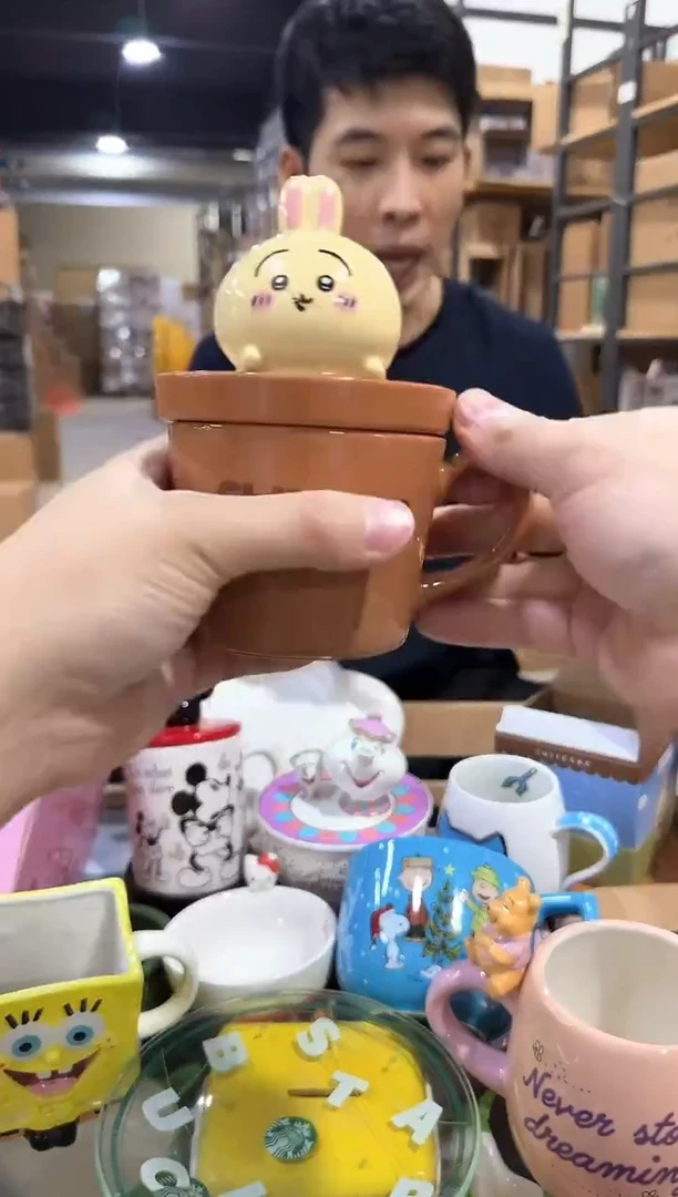 瓷片原盒乌萨奇带盖杯