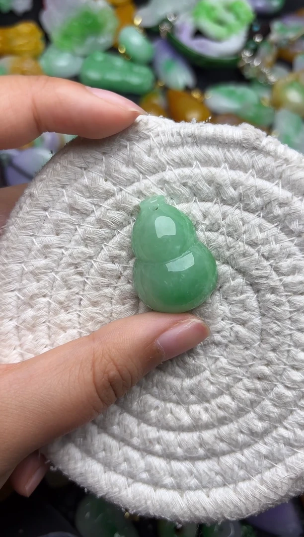 颈饰未镶嵌翡翠缅甸翡翠吊坠