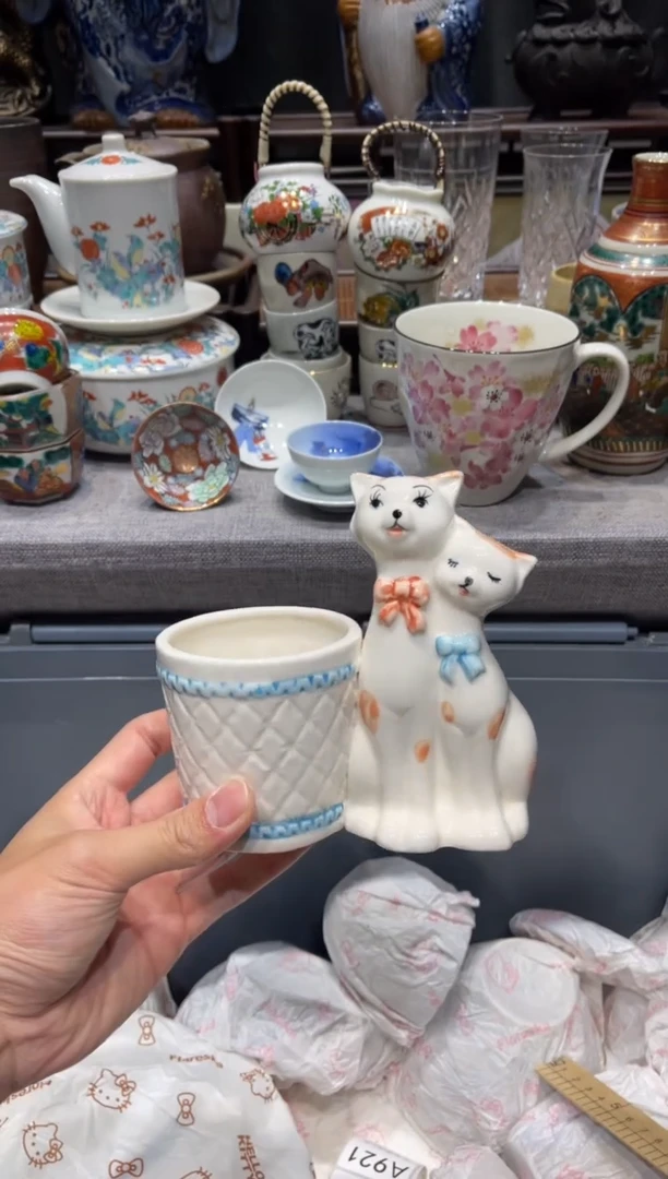 瓷片瓷猫花瓶笔筒