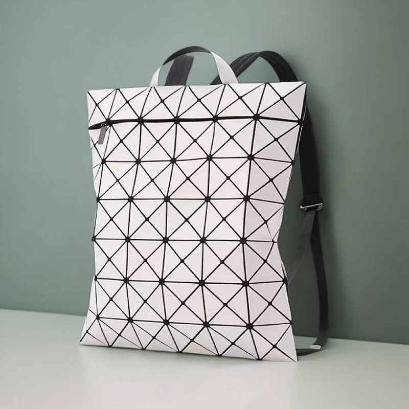 2025男女通用背包几何萎格双肩包学生书包大容量电脑包旅行包