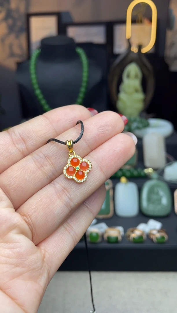 【闪购商品】南红玛瑙颈饰银S925镶嵌吊坠n062