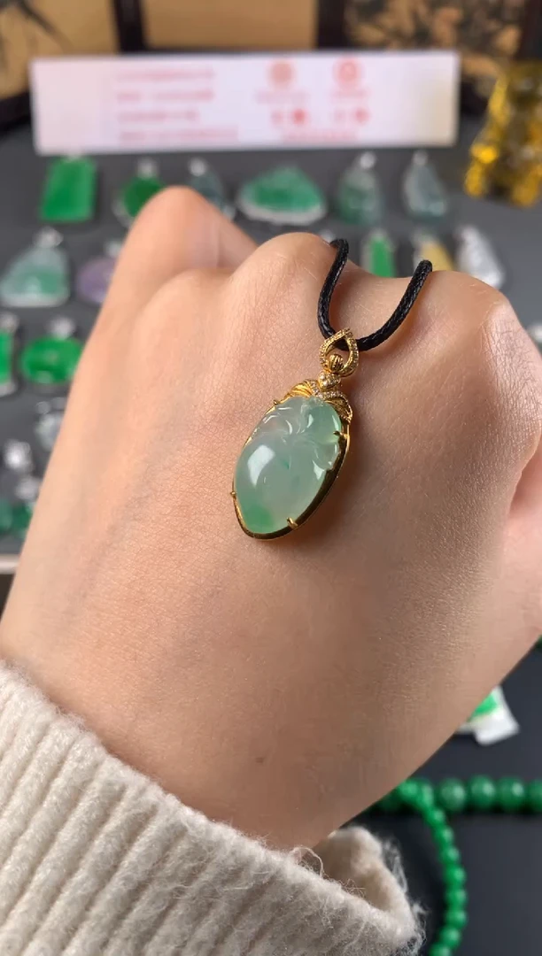 吊坠(不含链)18K金镶嵌翡翠吊坠