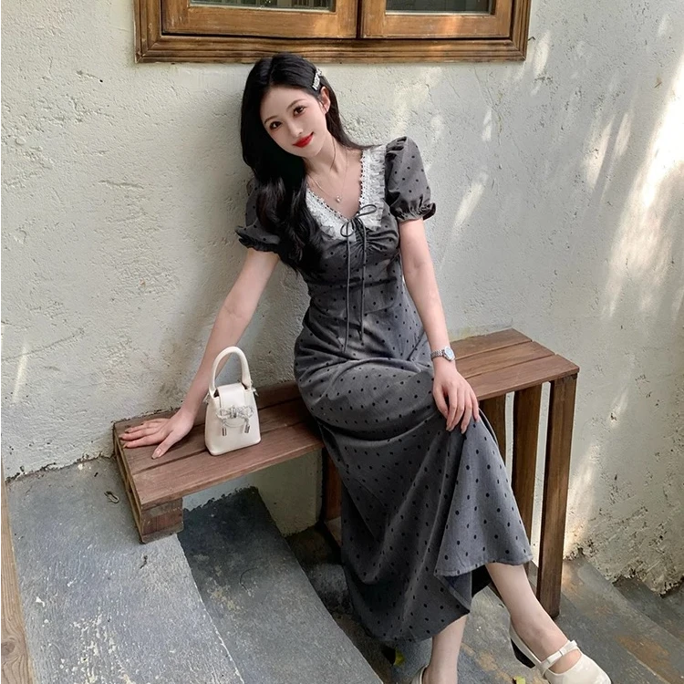 大码法式灰色波点连衣裙女夏季胖mm收腰显瘦遮肚子V领短袖长裙子