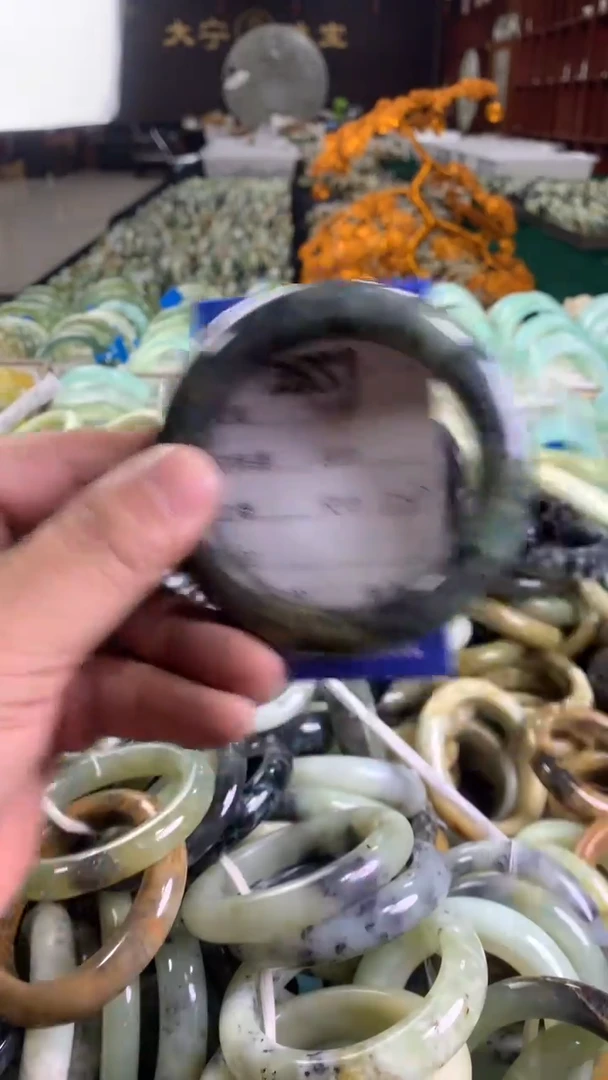 未镶嵌蛇纹石玉手镯2851