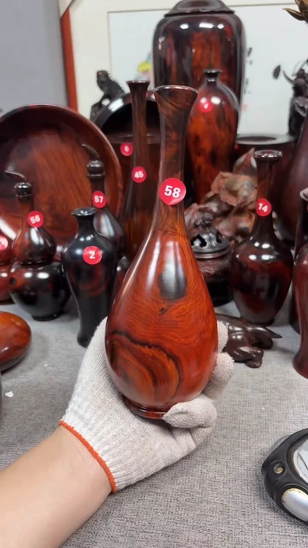 木用****7大红酸枝花瓶一个