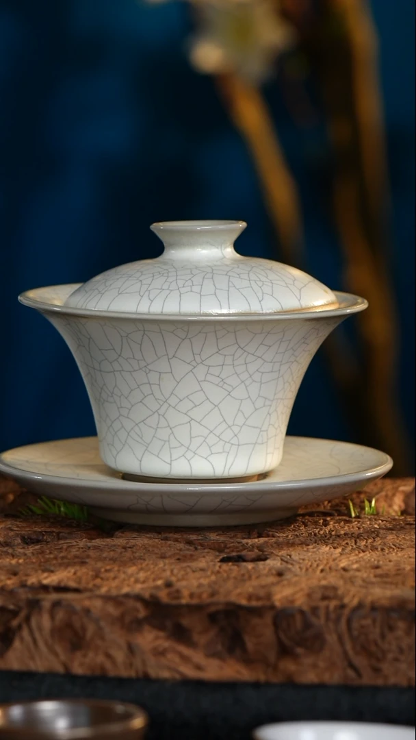 【闪购商品】（已开价）【1448】亚光白釉片三才盖碗