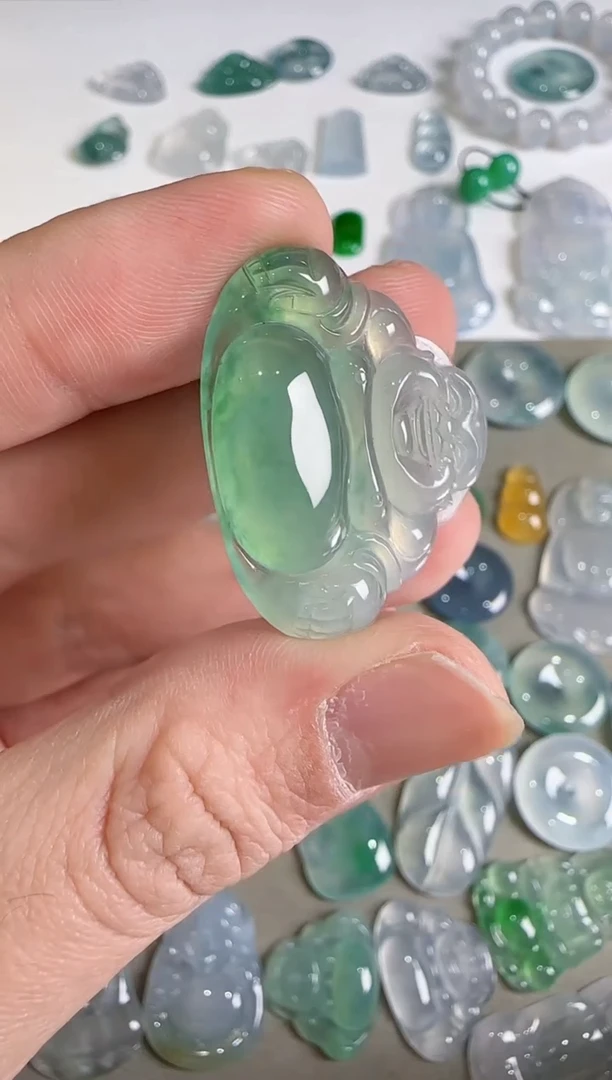 吊坠(不含链)未镶嵌翡翠.