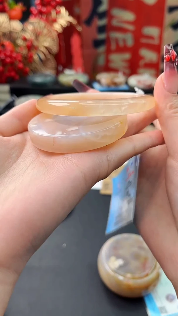 【闪购商品】石英质玉手镯未镶嵌赠送镯心（62圈口）无证书