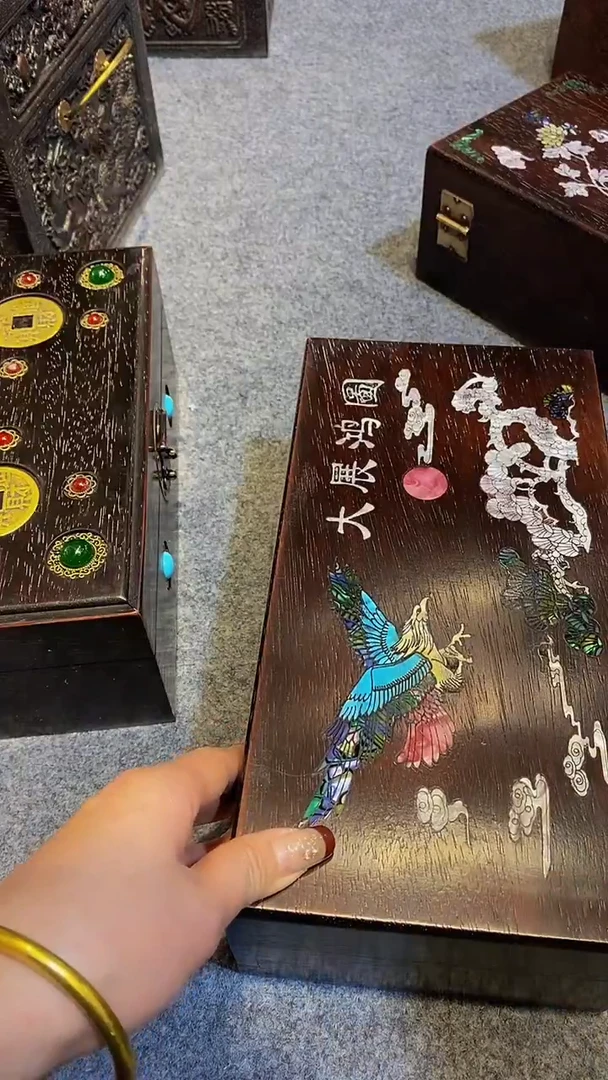 木紫檀雕刻一物一拍