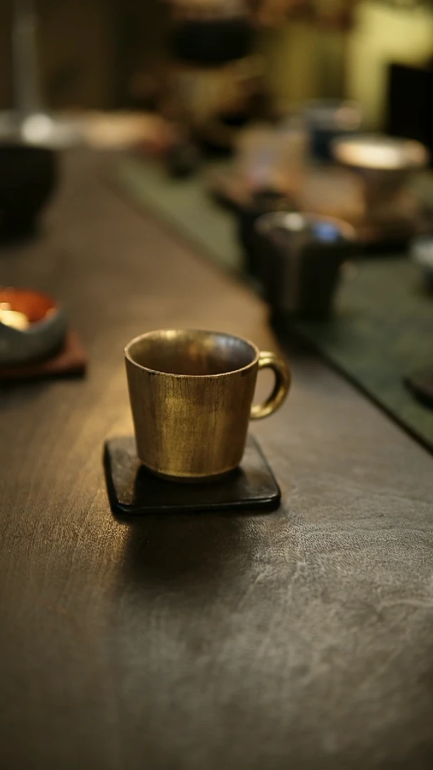 阿眠      一延陶胎金彩咖啡杯