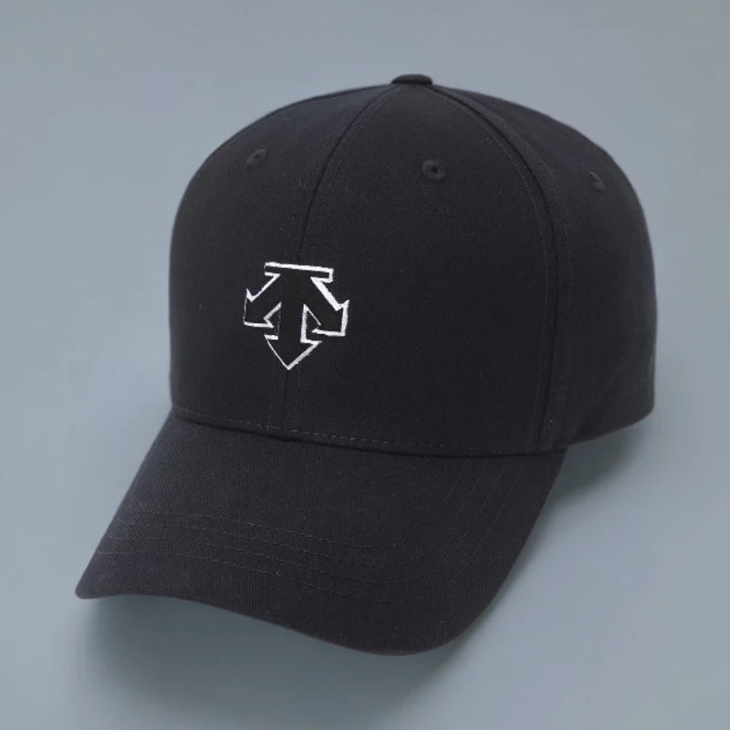DESCENTE/迪桑特男女同款情侣款徽标装饰鸭舌帽黑色