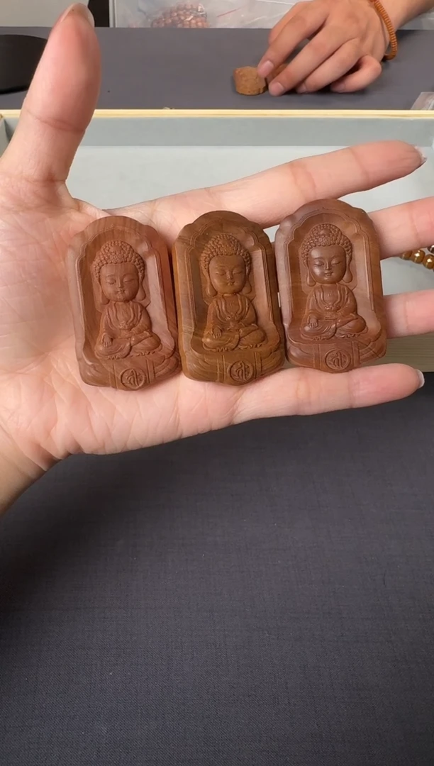 檀香木把件印度迈索尔正区宝宝佛牌