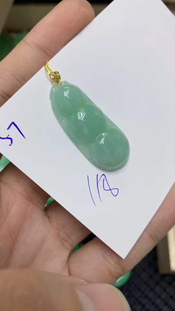 颈饰18K金镶嵌翡翠缅甸A货翡翠