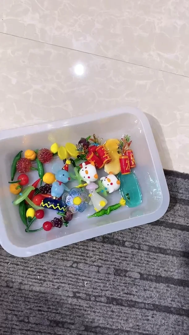 琉璃手工艺品一盒子