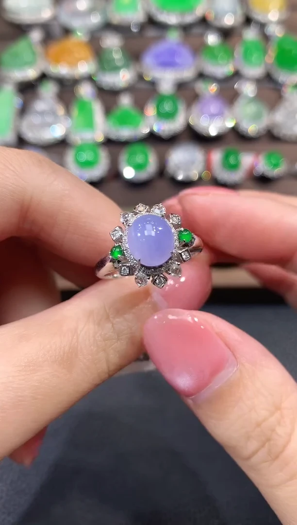 18K金镶嵌戒指翡翠D24 紫货有一定色差