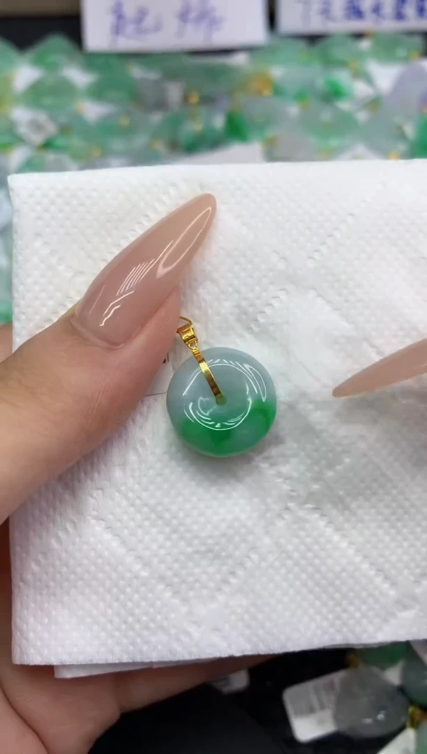 翡翠18K金镶嵌颈饰11111111