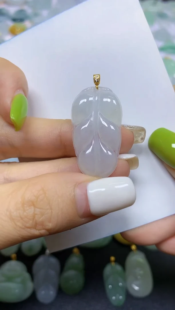 翡翠18K金镶嵌颈饰天然翡翠A货