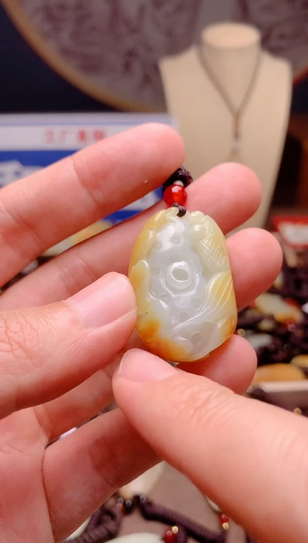 和田玉未镶嵌颈饰1