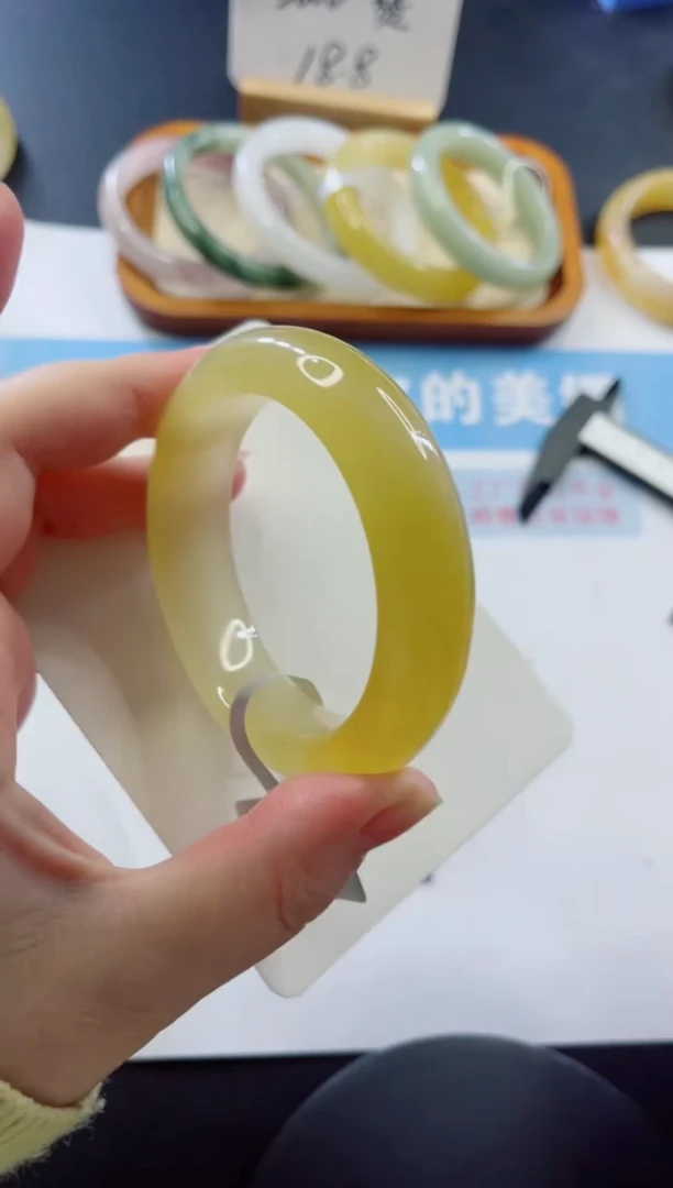 未镶嵌手镯石英质玉多样性发货A112