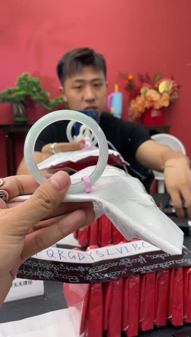 未镶嵌手镯翡翠5