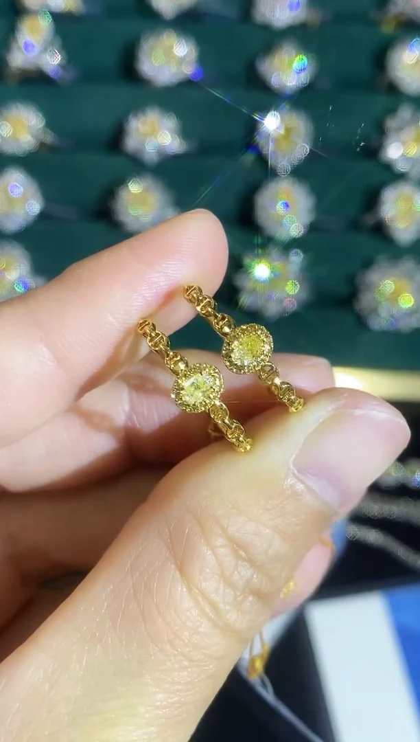 18K金镶嵌戒指钻石戒指多样性发一