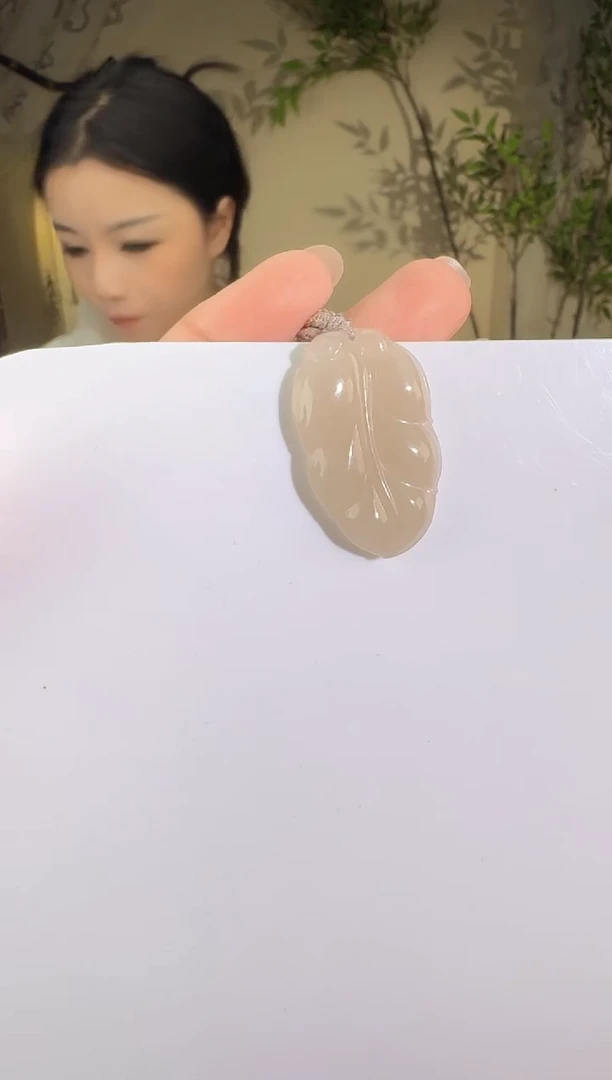 和田玉未镶嵌颈饰藕粉随型