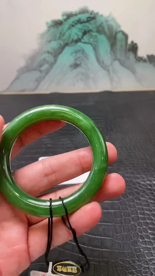 和田玉（碧玉）手镯未镶嵌冷*一个