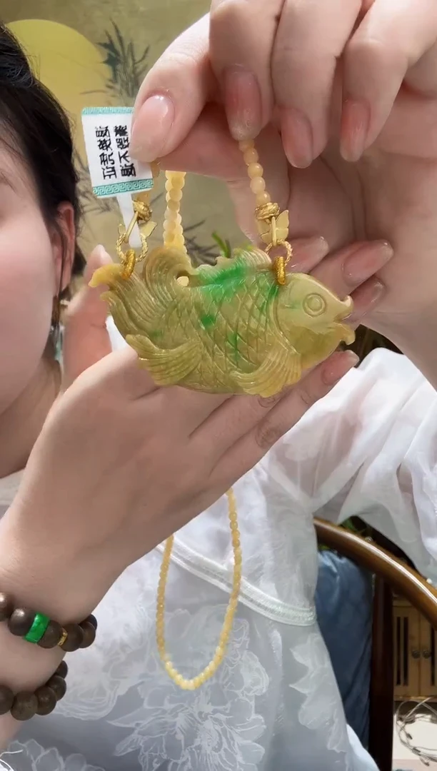 颈饰未镶嵌翡翠吊坠