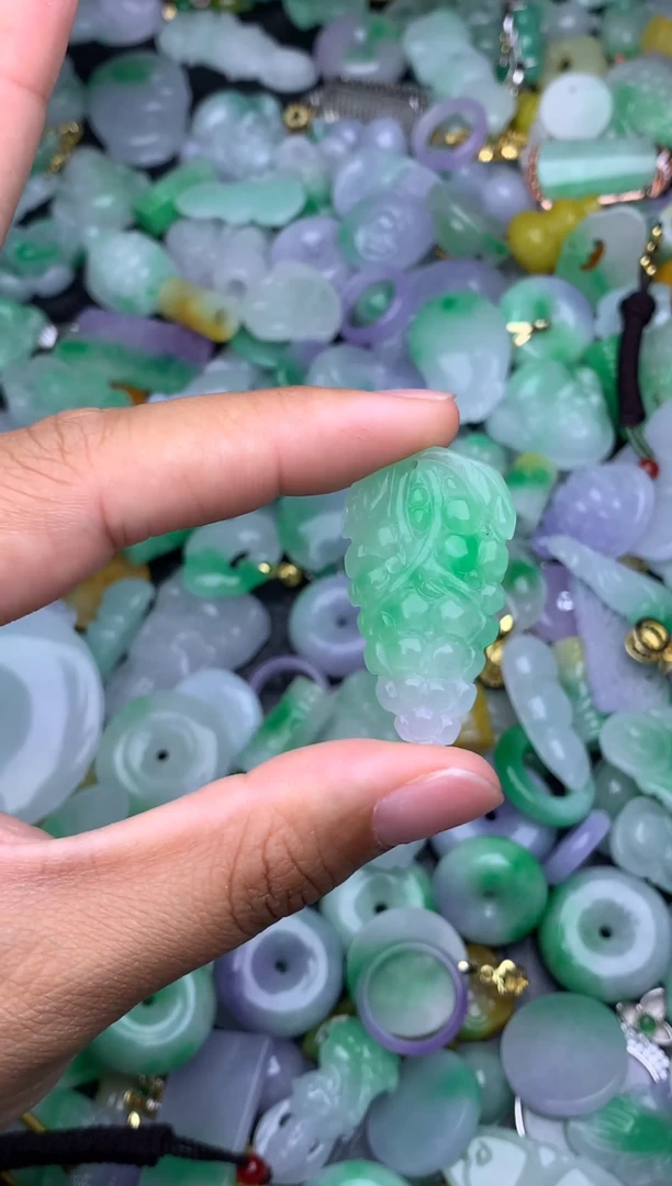 翡翠未镶嵌颈饰天然缅甸翡翠吊坠