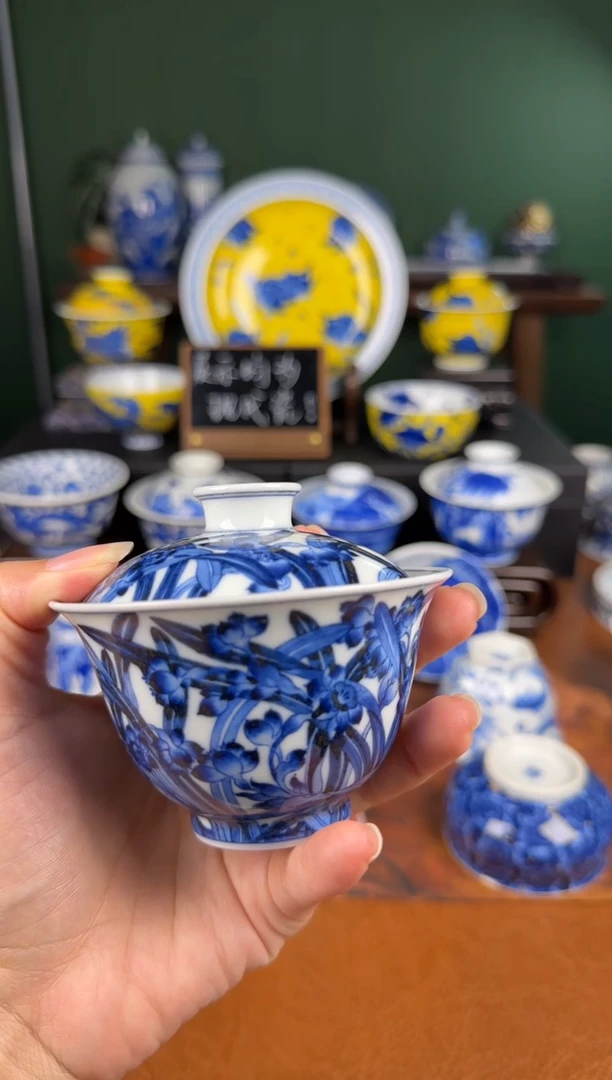 杯洪印幕明。水仙花盖碗