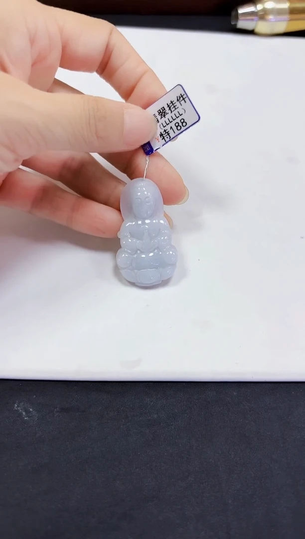 翡翠未镶嵌颈饰挂件
