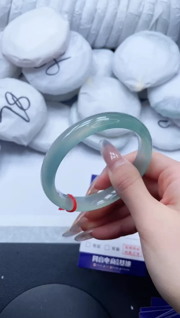 【闪购商品】石英质玉手镯未镶嵌19L170-60