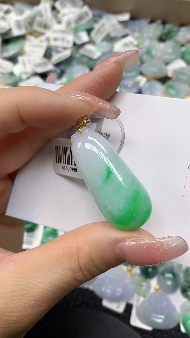 颈饰18K金镶嵌翡翠a货支持复检百元以上9元证书费自理