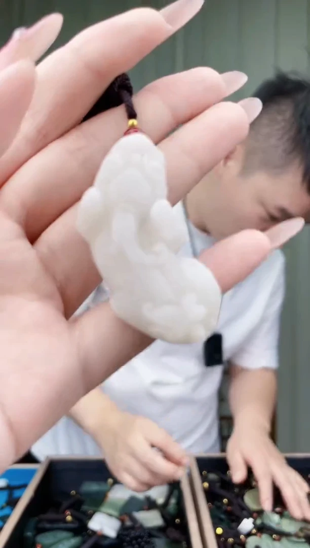 和田玉未镶嵌挂件拍一发一，多样性发货！