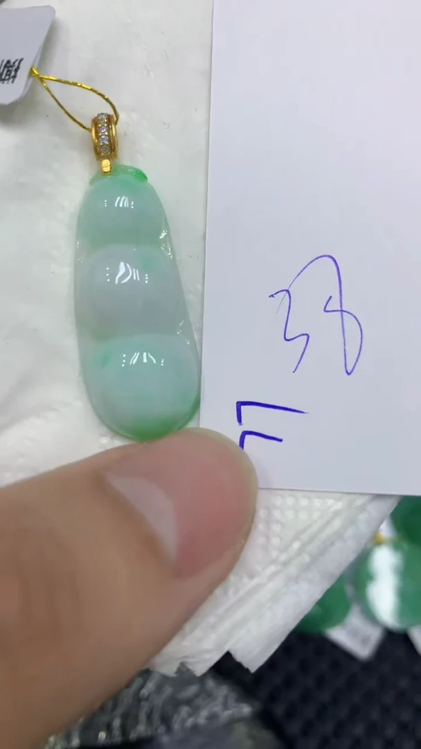 颈饰未镶嵌翡翠缅甸A货翡翠