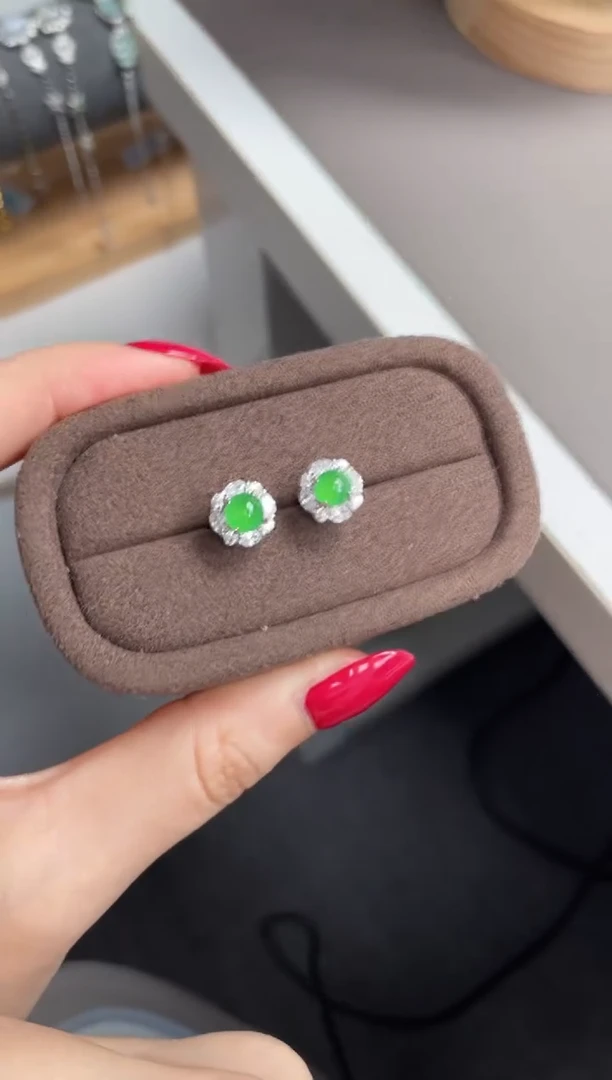 银S925镶嵌翡翠耳饰1