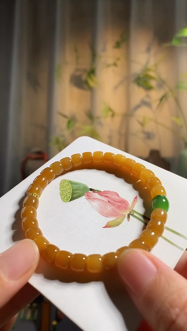 未镶嵌手链和田玉，且末黄金糖手串