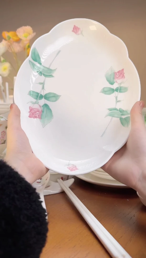 【闪购商品】 玫瑰高骨瓷12.5寸鱼盘