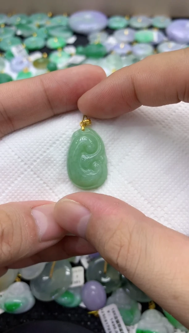颈饰未镶嵌翡翠天然缅甸翡翠A货