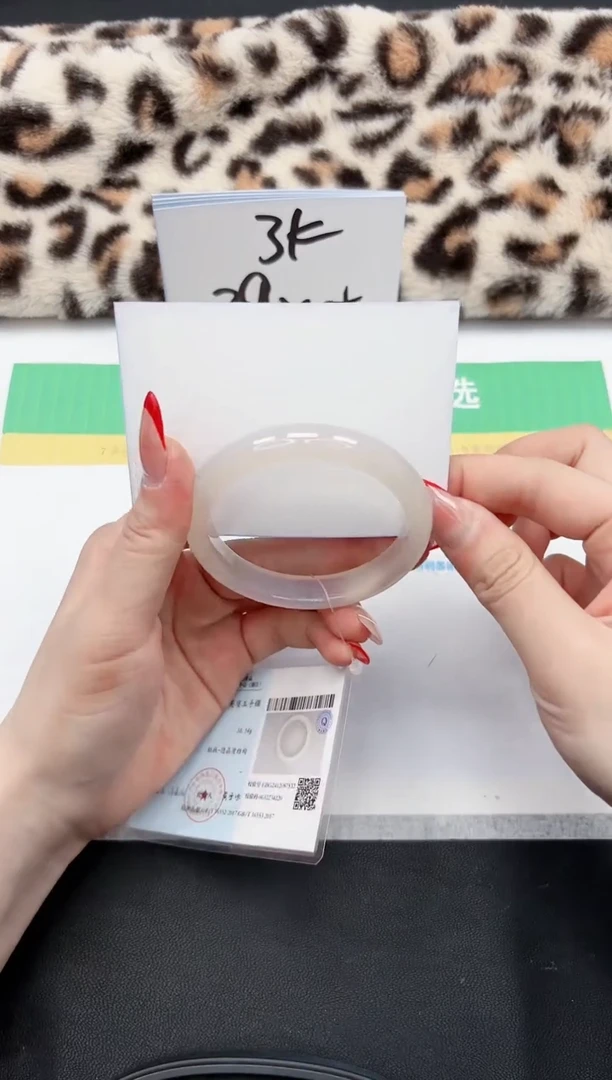 【闪购商品】石英质玉手镯未镶嵌249-54