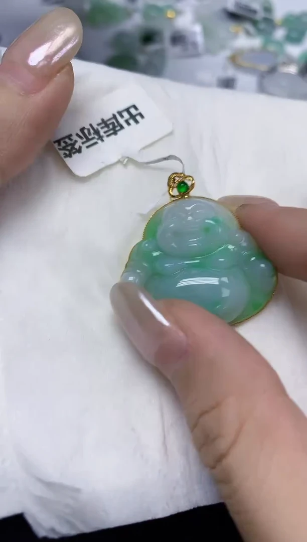 翡翠18K金镶嵌颈饰天然缅甸翡翠A货