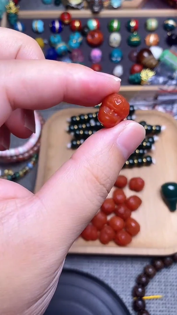 未镶嵌配饰南红玛瑙齐天大圣卡10+mm 单个发