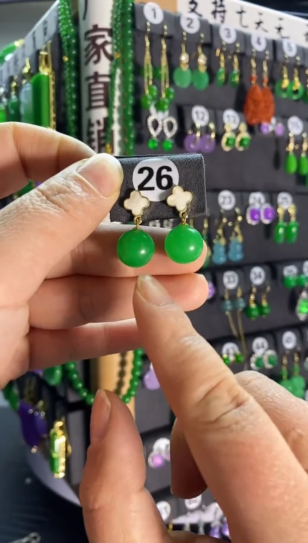 【闪购商品】翡翠耳饰银S925镶嵌26...