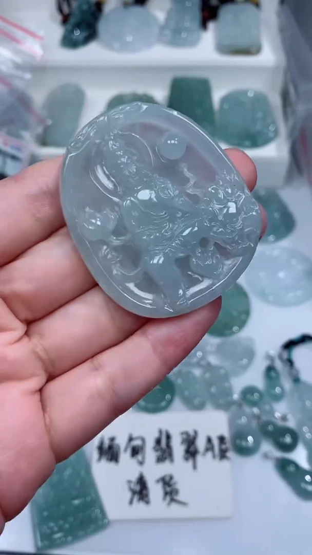 颈饰未镶嵌翡翠吊坠