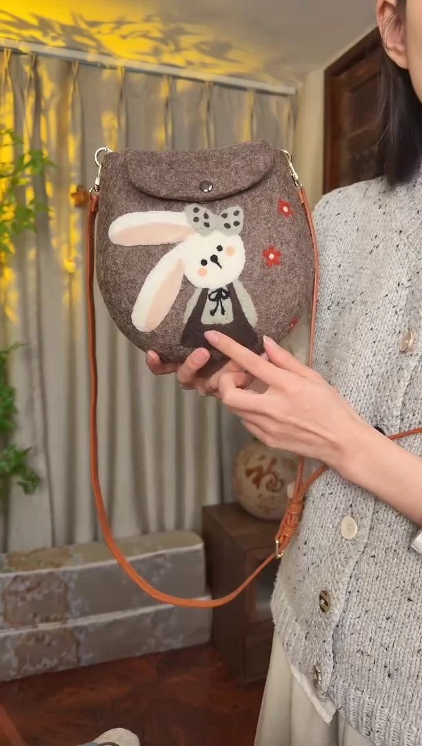 羊毛非遗羊毛毡包 蛋蛋包三花兔