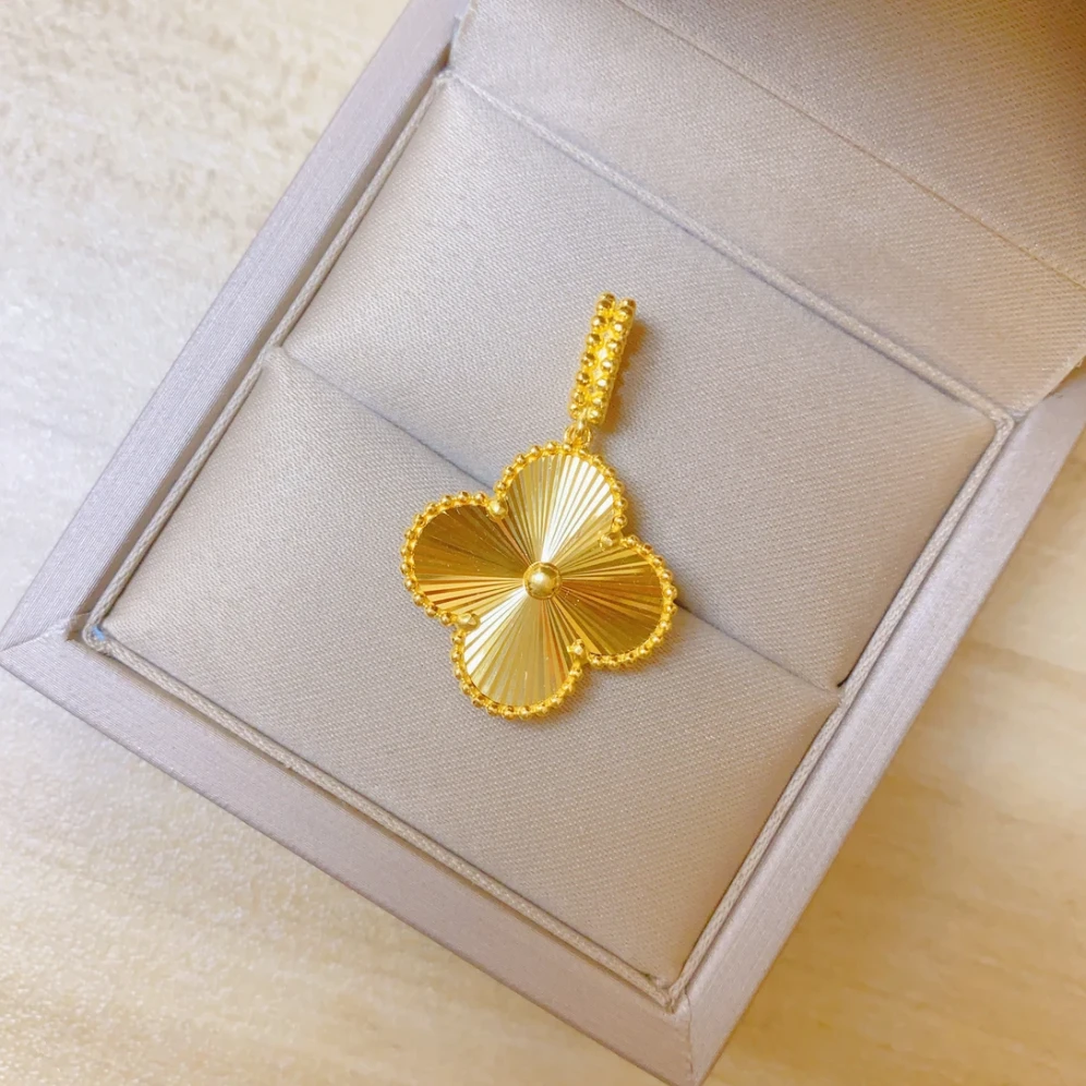 【质检发货】【XH18K】镭射车花四叶草吊坠