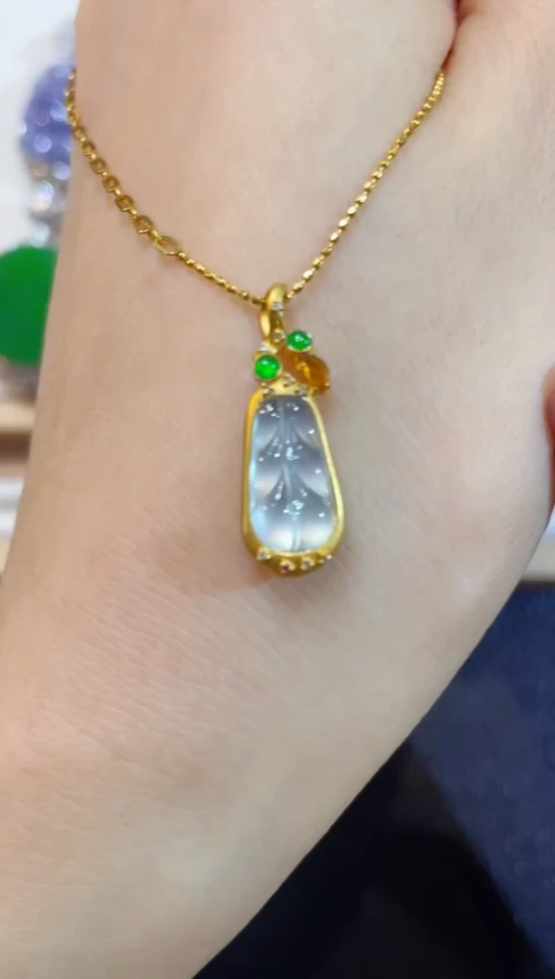 颈饰18K金镶嵌翡翠团购30